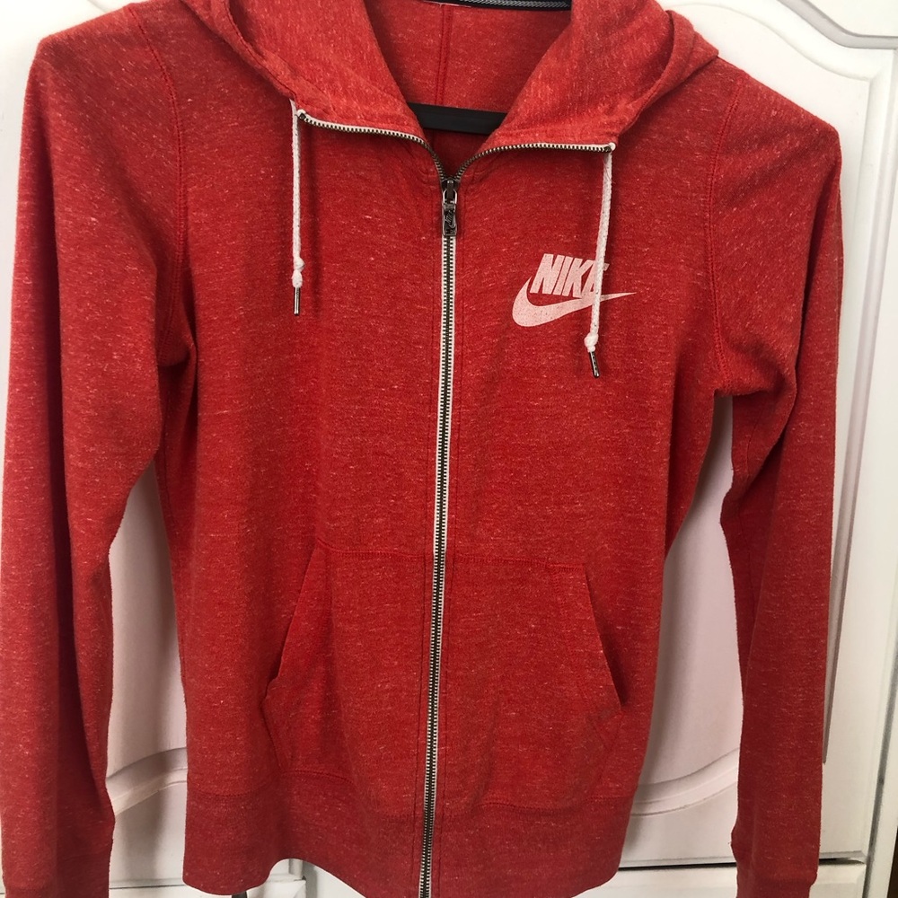 Nike Hooded lightweight Sweatshirt Size Youth Small. Size removed but it’s small